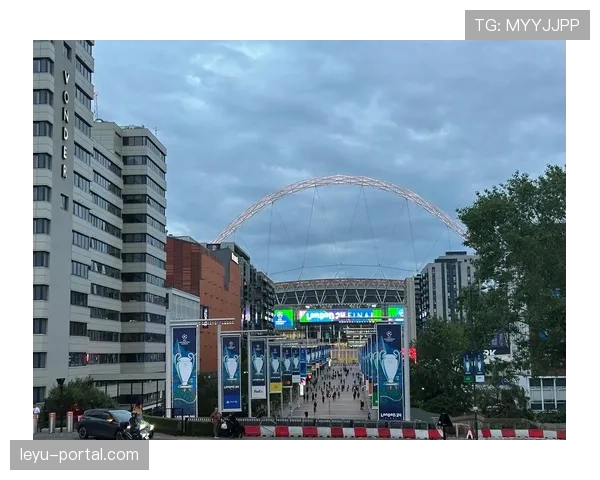 新温布利球场完成灯光系统升级,为2026欧冠决赛做准备 新温布利球场完成灯光系统升级,为2026欧冠决赛做准备